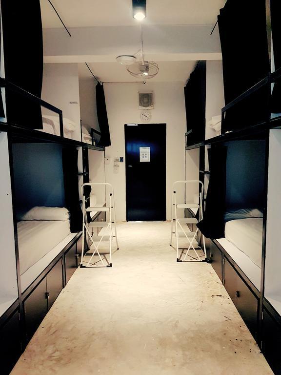 Seek Sleep Hostel Bangkok Extérieur photo
