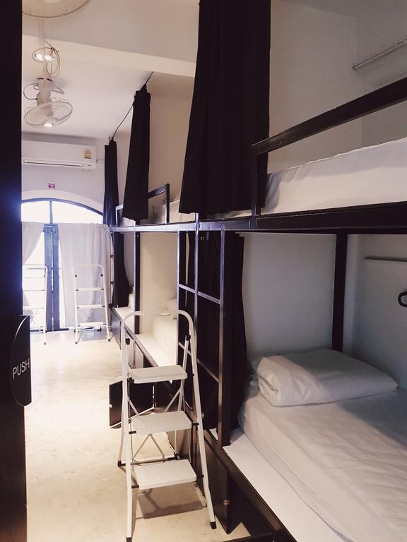 Seek Sleep Hostel Bangkok Extérieur photo