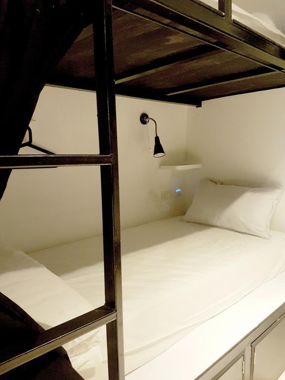 Seek Sleep Hostel Bangkok Extérieur photo