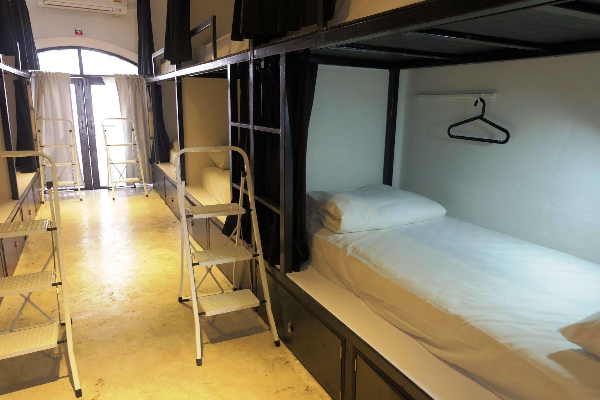 Seek Sleep Hostel Bangkok Extérieur photo