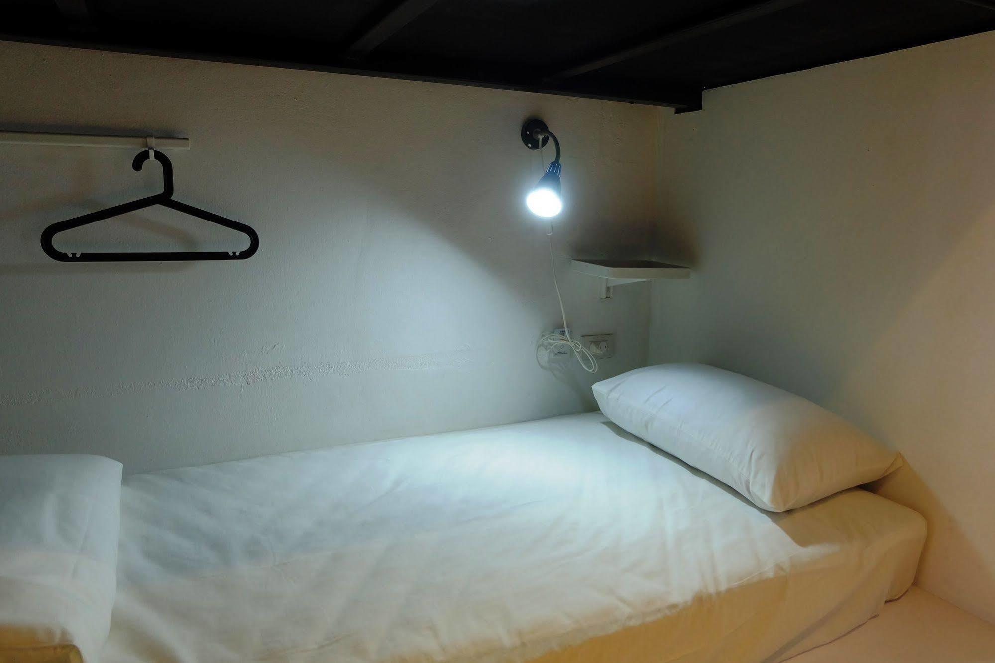 Seek Sleep Hostel Bangkok Extérieur photo